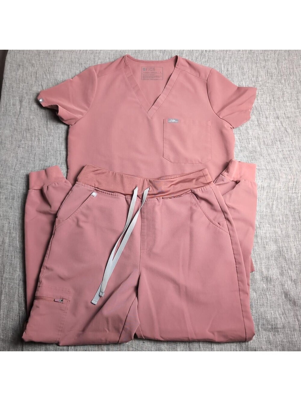 Figs Scrub Set Women's - Catarina Top S, Zamora Joggers M/P Petite - Mauve